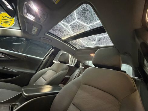 Used 2018 Chevrolet Malibu LT image 14