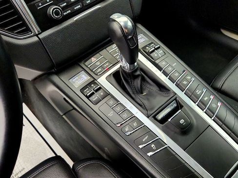 Used 2018 Porsche Macan S AWD/4WD image 16
