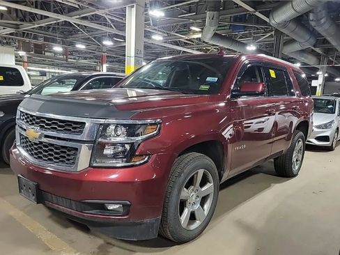 Used 2020 Chevrolet Tahoe LT w/ Luxury Package image 2