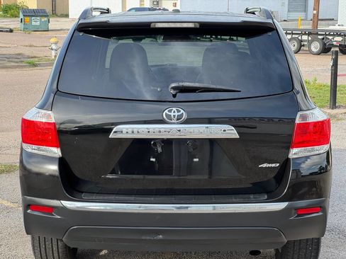 Used 2012 Toyota Highlander Limited w/ Tow Pkg AWD/4WD image 5