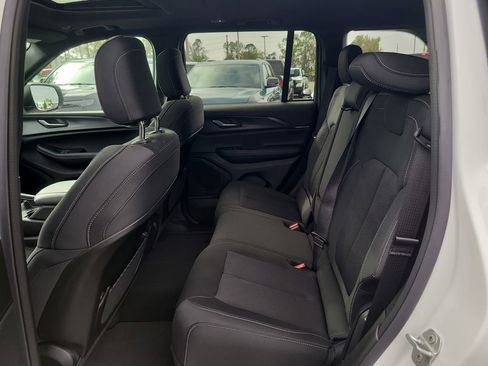 New 2026 Jeep Grand Cherokee Laredo image 13