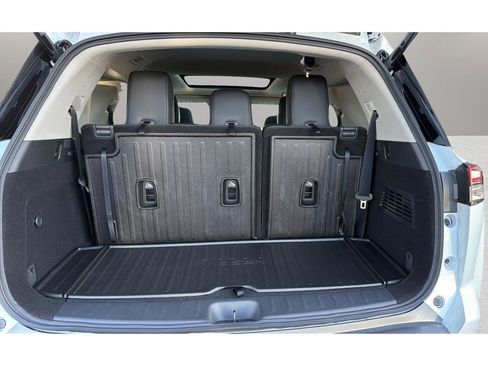 New 2026 Nissan Pathfinder Platinum image 16