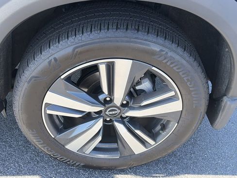 Certified 2024 Nissan Rogue SL w/ SL Premium Package image 10