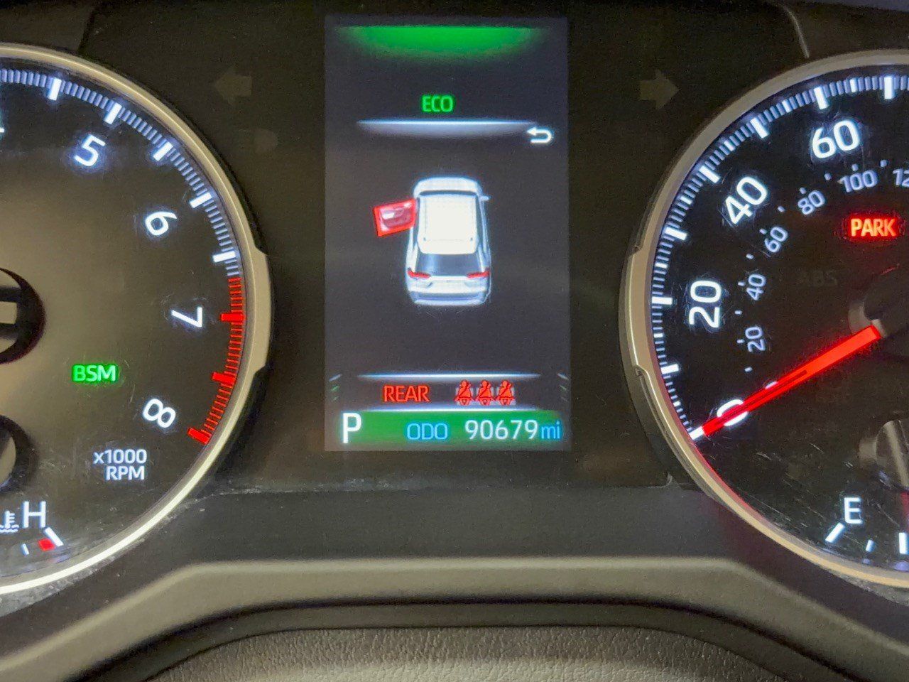 Used 2021 Toyota RAV4 XLE w/ Convenience Package FWD image 26