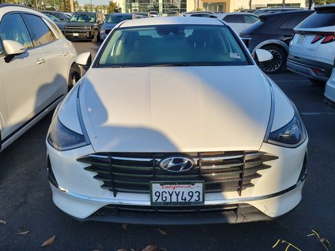 Used 2023 Hyundai Sonata SE FWD image 2