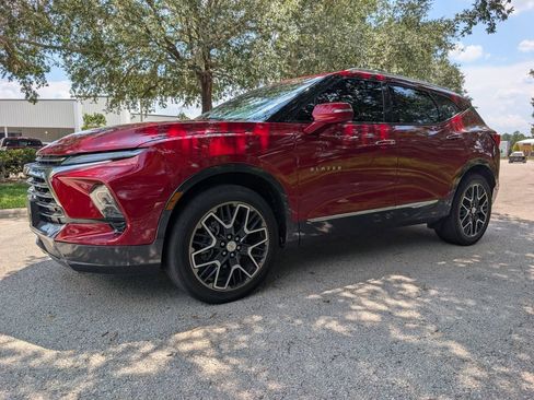Used 2024 Chevrolet Blazer Premier w/ Enhanced Convenience Package FWD image 3