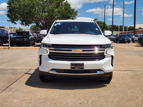 Used 2021 Chevrolet Tahoe LT w/ Luxury Package RWD image 3