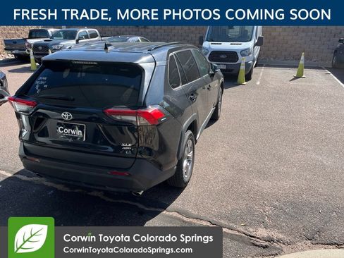 Used 2025 Toyota RAV4 XLE AWD/4WD image 8