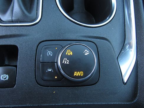 Used 2023 Chevrolet Traverse LT AWD/4WD image 22