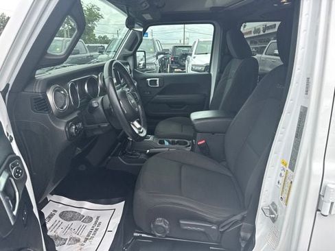 Used 2019 Jeep Wrangler Unlimited Sahara AWD/4WD image 10