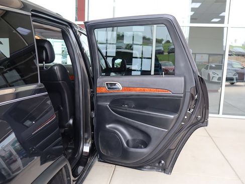 Used 2013 Jeep Grand Cherokee Limited w/ Luxury Group II AWD/4WD image 33