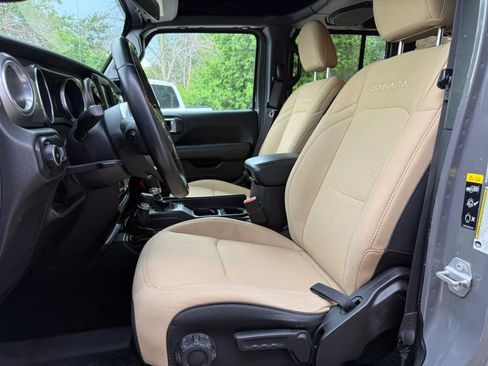 Used 2021 Jeep Wrangler Unlimited Sahara AWD/4WD image 17