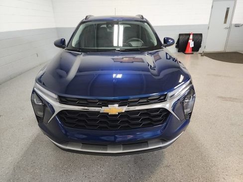 Used 2024 Chevrolet Trax LT FWD image 7
