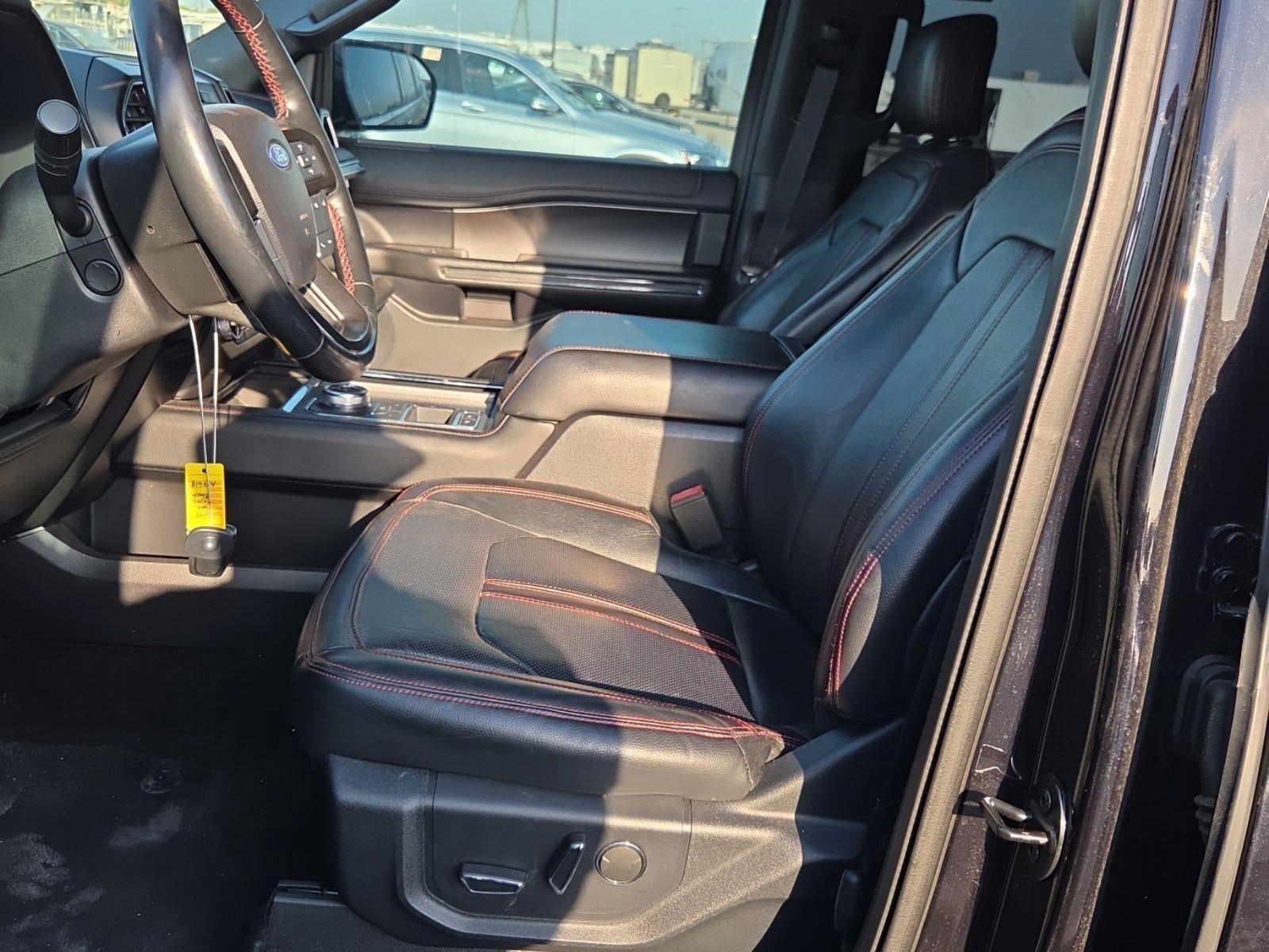 Used 2019 Ford Expedition Max Limited w/ Equipment Group 303A RWD image 3