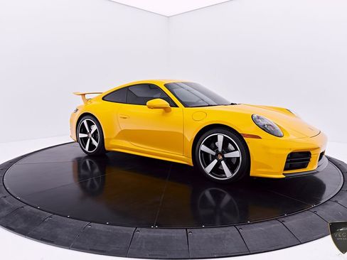 Used 2025 Porsche 911 Carrera RWD image 21