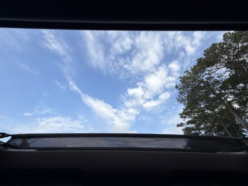 Used 2022 GMC Sierra 1500 SLT w/ SLT Premium Plus Package image 23