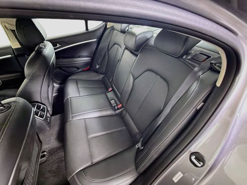 Used 2025 Genesis G70 2.5T RWD image 27