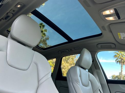 Certified 2023 Volvo XC60 B5 Plus image 19