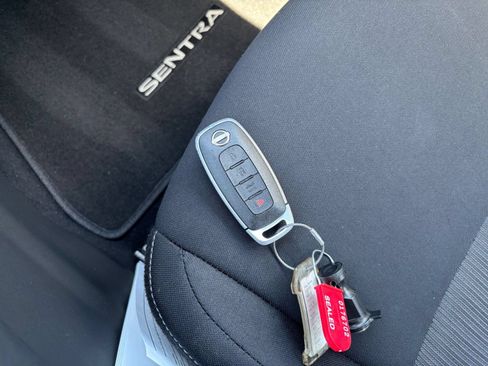 Used 2025 Nissan Sentra SV FWD image 21