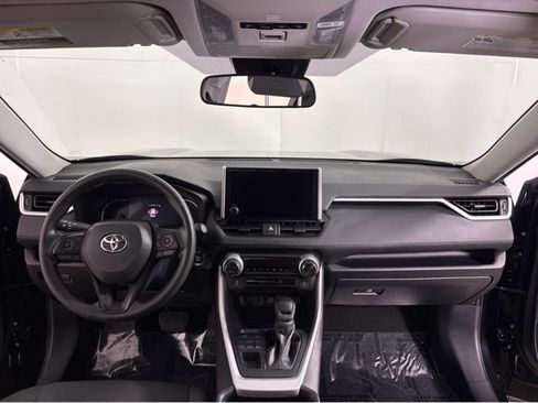 Used 2025 Toyota RAV4 XLE image 4