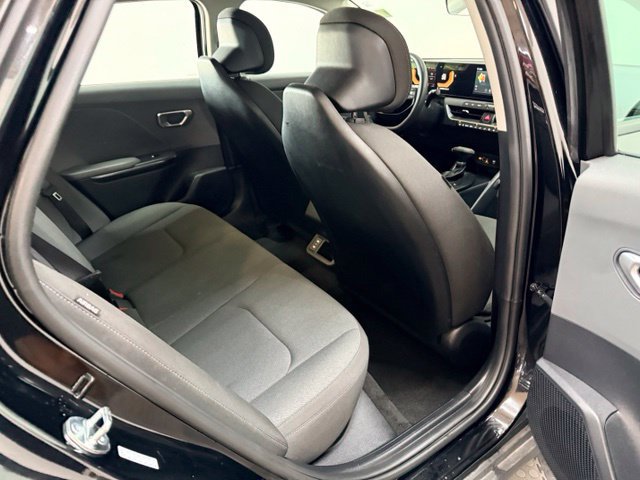 Used 2025 Kia K4 FWD image 40