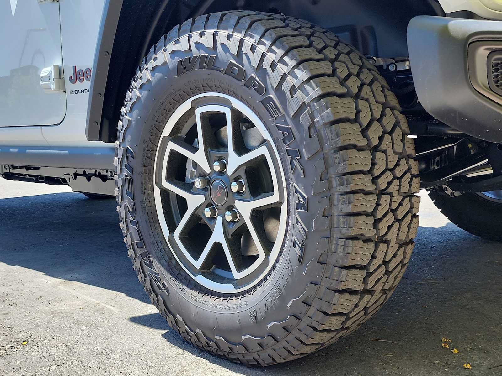 New 2026 Jeep Gladiator Rubicon w/ Steel Power Dome Hood Package AWD/4WD image 12