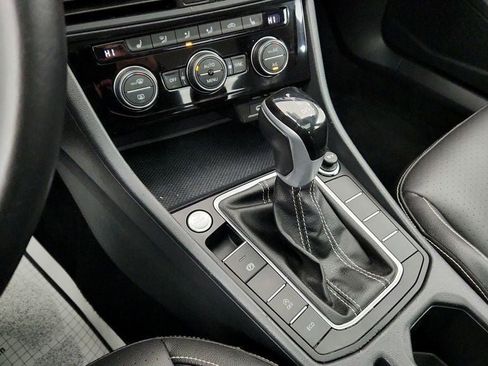 Used 2024 Volkswagen Jetta SE image 17