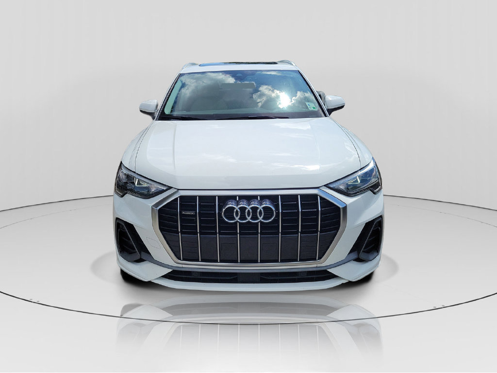 Used 2021 Audi Q3 2.0T Premium w/ Convenience Package AWD/4WD image 2