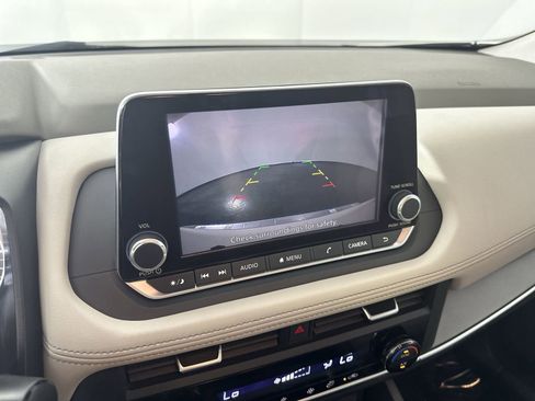 Used 2023 Nissan Rogue SV image 21