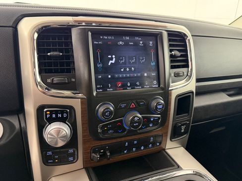 Used 2018 RAM 1500 Laramie AWD/4WD image 17