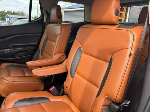 Used 2019 GMC Acadia SLT image 23