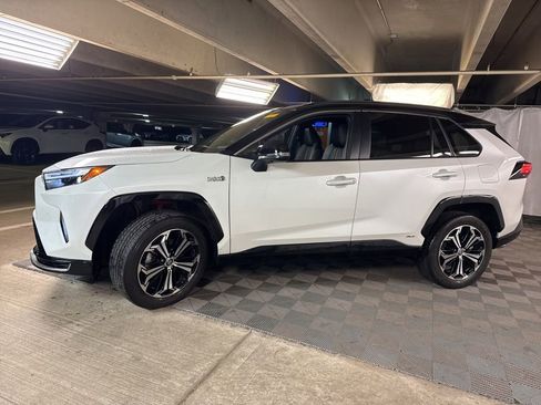 Used 2024 Toyota RAV4 XSE w/ Premium Package image 4