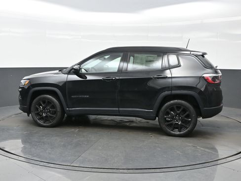 New 2026 Jeep Compass Latitude AWD/4WD image 3