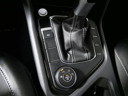 Certified 2023 Volkswagen Taos SE image 29