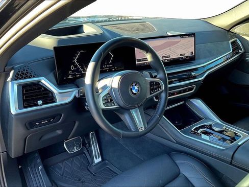 Used 2025 BMW X6 xDrive40i w/ Climate Comfort Package image 16