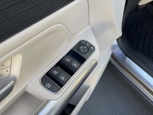 Certified 2025 Mercedes-Benz GLA 250 image 11