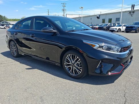 Used 2024 Kia Forte GT-Line w/ GT-Line Premium Package FWD image 3