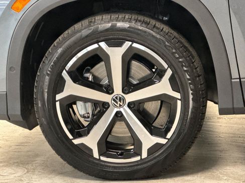 New 2026 Volkswagen Tiguan SE AWD/4WD image 24
