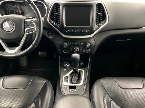 Used 2018 Jeep Cherokee Overland w/ Technology Group image 14