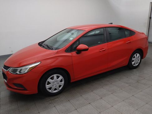 Used 2017 Chevrolet Cruze LS FWD image 2