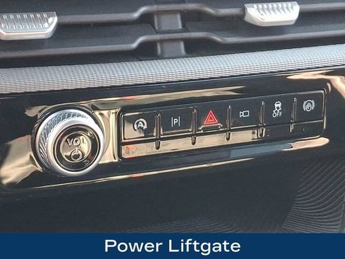 Used 2025 Ford Explorer ST-Line w/ ST-Line Street Pack AWD/4WD image 16