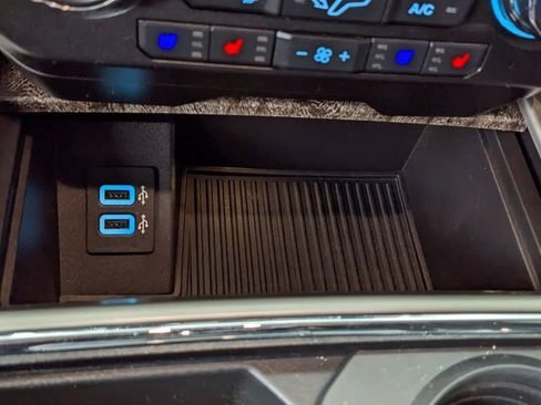 Used 2017 Ford F350 Lariat w/ Chrome Package image 32