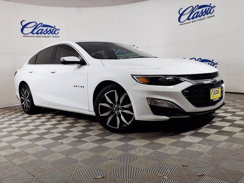 Used 2025 Chevrolet Malibu RS image 1