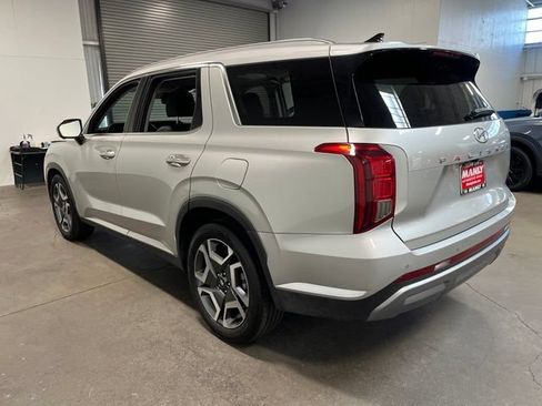 Used 2024 Hyundai Palisade Limited FWD image 5