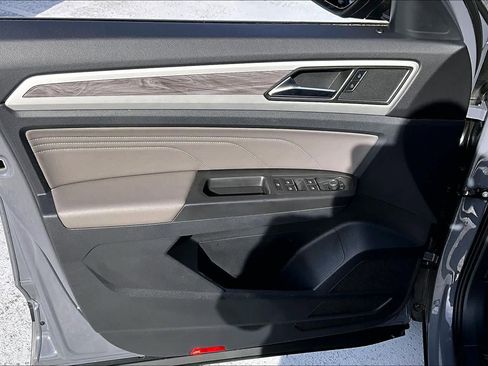 Used 2022 Volkswagen Atlas Cross Sport SE image 20