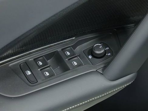 New 2026 Volkswagen Tiguan SE R-Line FWD image 33