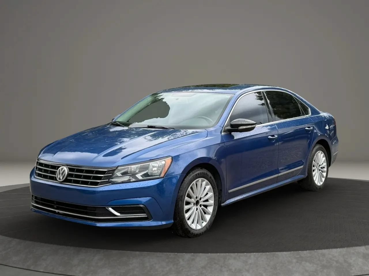 Used 2017 Volkswagen Passat 1.8T SE FWD image 4