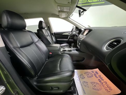Used 2019 Nissan Pathfinder SL AWD/4WD image 27