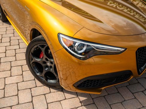 Used 2022 Alfa Romeo Stelvio Veloce image 4