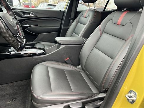 Certified 2024 Chevrolet Trax RS w/ Sunroof Package image 13